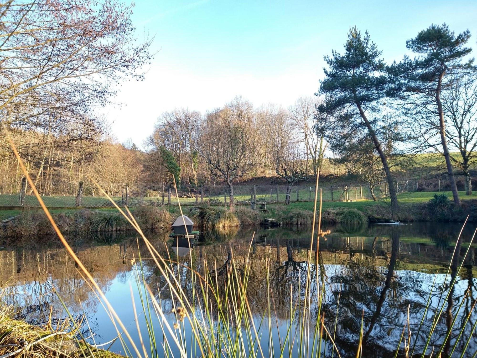 Le Petit Lac Bourganeuf 外观 照片